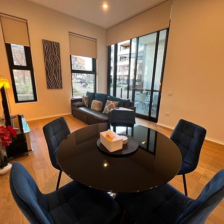 Luxe 2BR Apt Kingston Pool Parking WiFi Netflix BBQ Wine Exterior foto