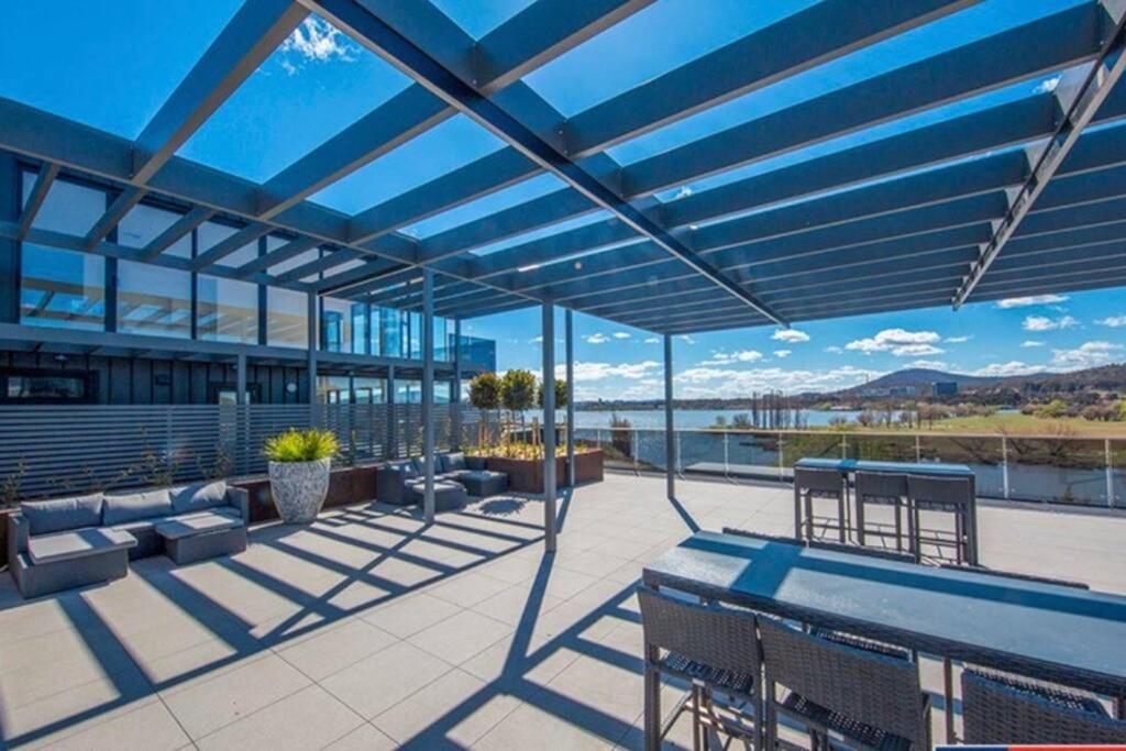 Luxe 2BR Apt Kingston Pool Parking WiFi Netflix BBQ Wine Exterior foto