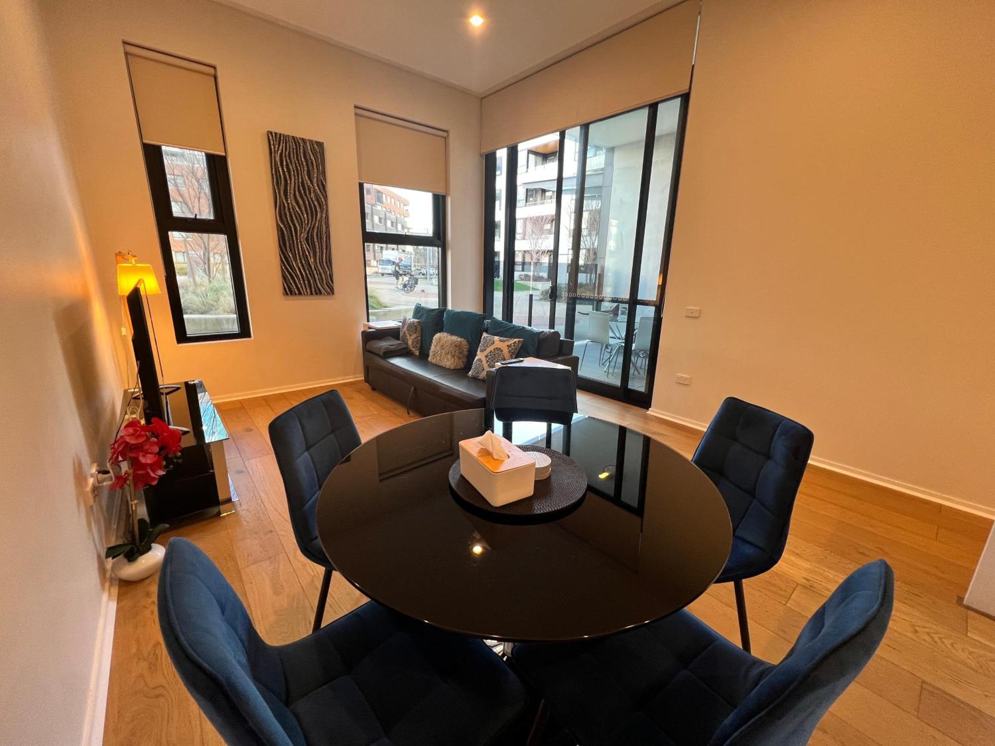 Luxe 2BR Apt Kingston Pool Parking WiFi Netflix BBQ Wine Exterior foto